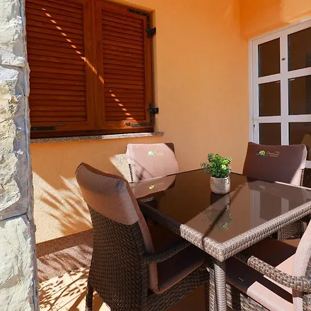 Apartment Omanovic *