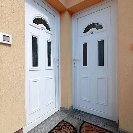 Apartment Omanovic *