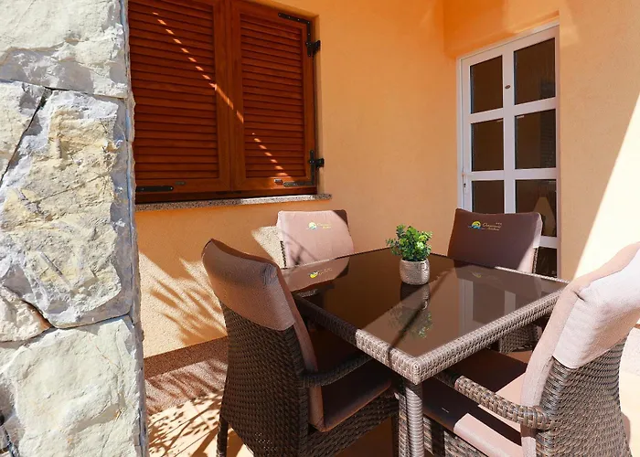 Apartamento Omanovic *